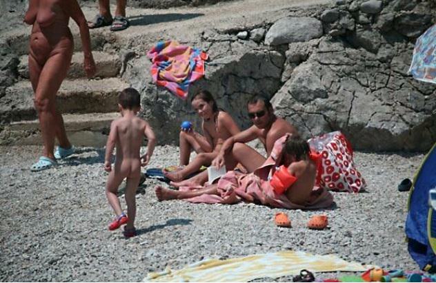 The country where paradise for nudists The country where paradise for nudists