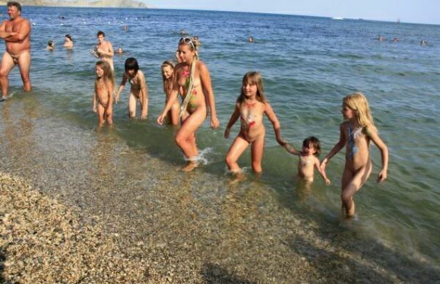 Photo of nudists on the Black Sea Photo of nudists on the Black Sea