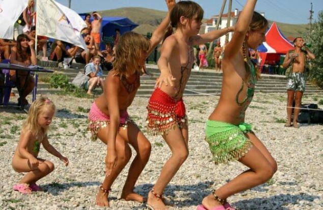 Family nudism of a photo - competition of dances of young nudists Family nudism of a photo - competition of dances of young nudists