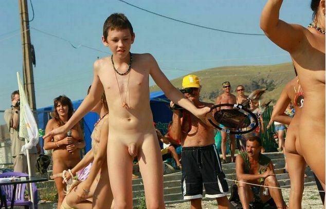 Family Purenudism - family nudism with children Family Purenudism - family nudism with children