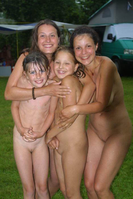One day in the company of nudists - DVD video One day in the company of nudists - DVD video